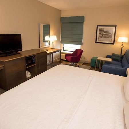 Hampton Inn Уустер Екстериор снимка