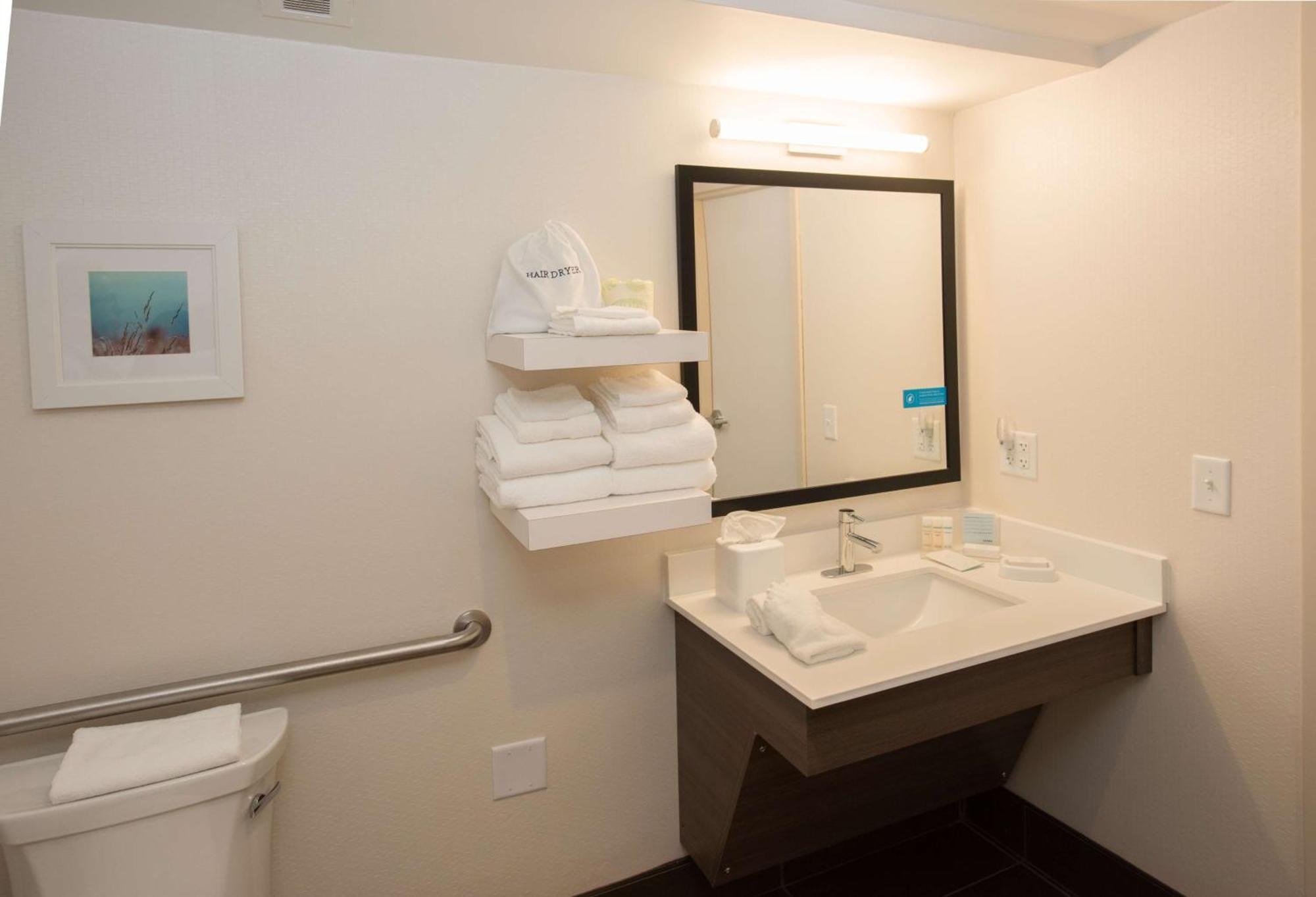 Hampton Inn Уустер Екстериор снимка