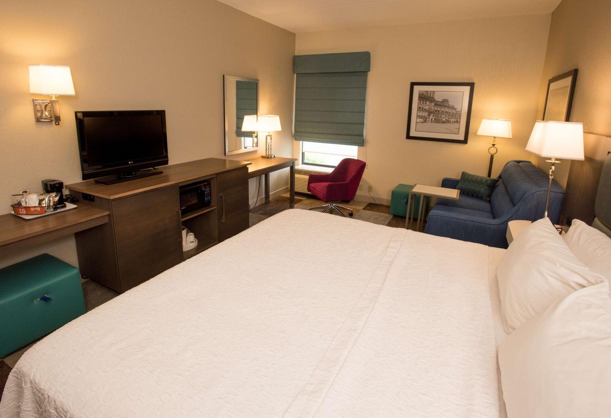 Hampton Inn Уустер Екстериор снимка