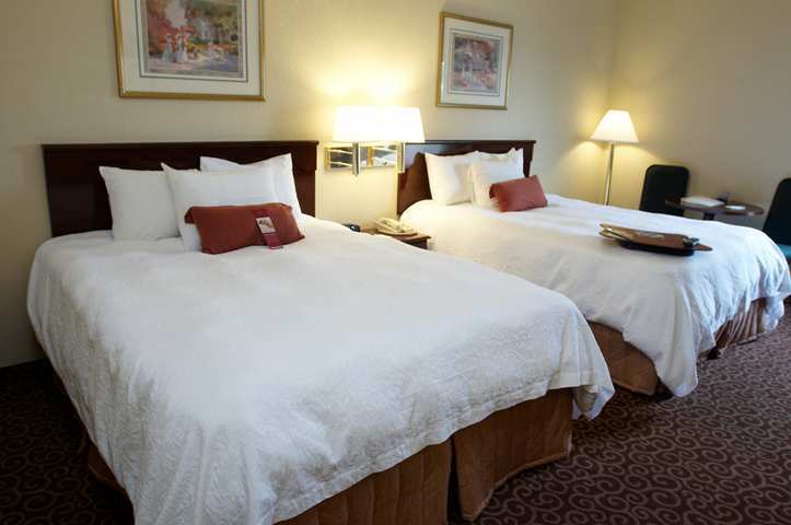Hampton Inn Уустер Екстериор снимка