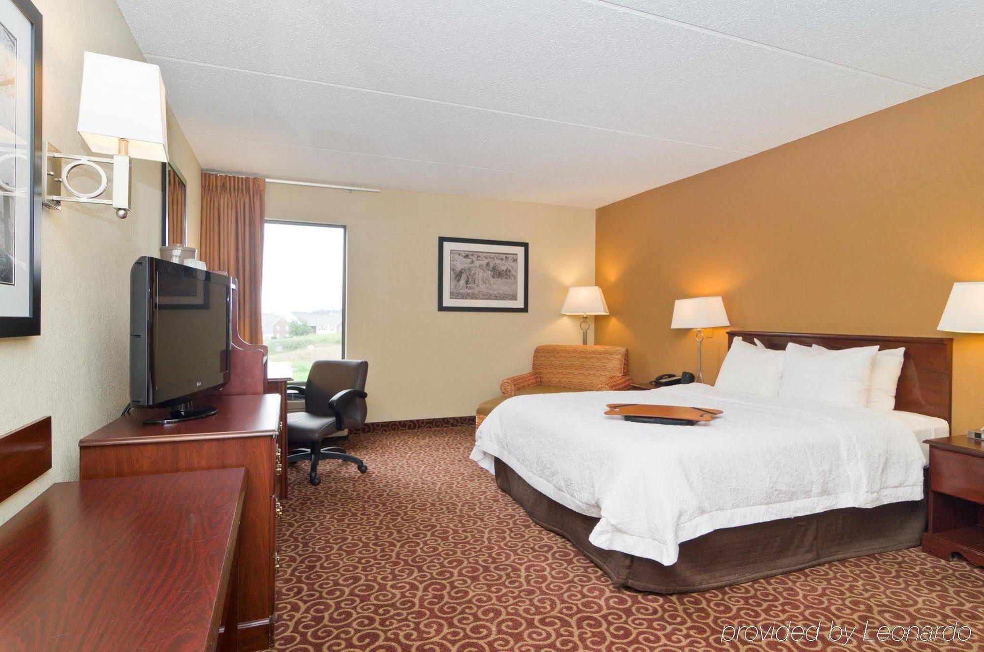 Hampton Inn Уустер Екстериор снимка