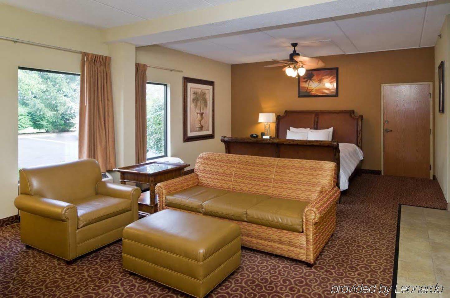 Hampton Inn Уустер Екстериор снимка