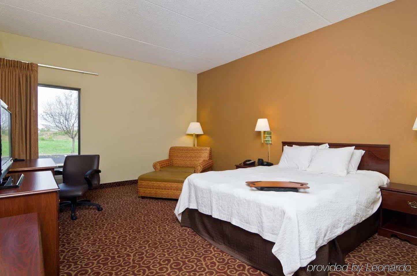 Hampton Inn Уустер Екстериор снимка